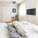 Lux Donji Zemunik