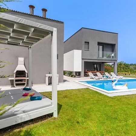 Lux Holiday home Donji Zemunik