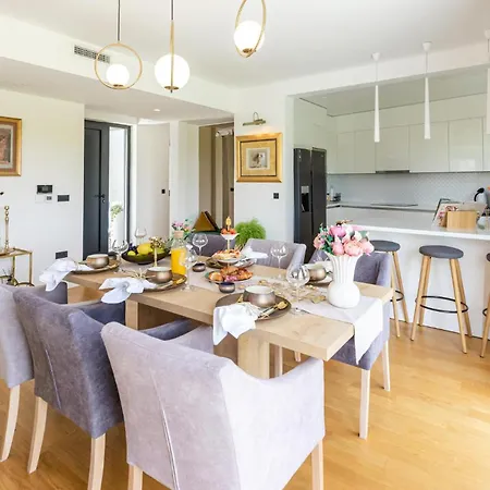 Lux Holiday home