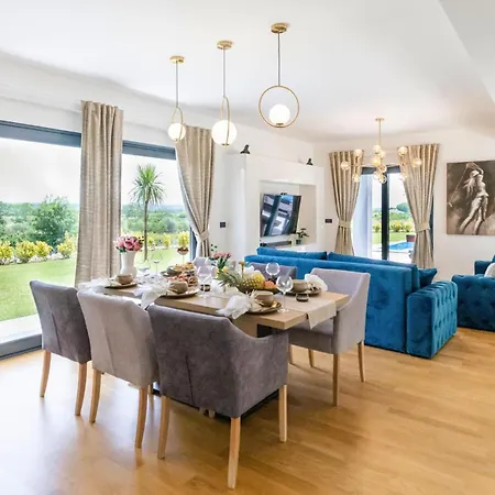 Lux Holiday home Donji Zemunik